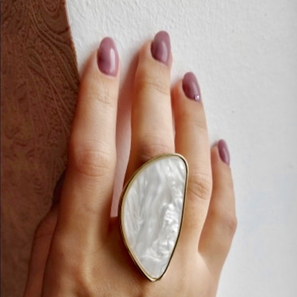 🌸 Gorgeous Statement Mother of Pearl Ring🌸